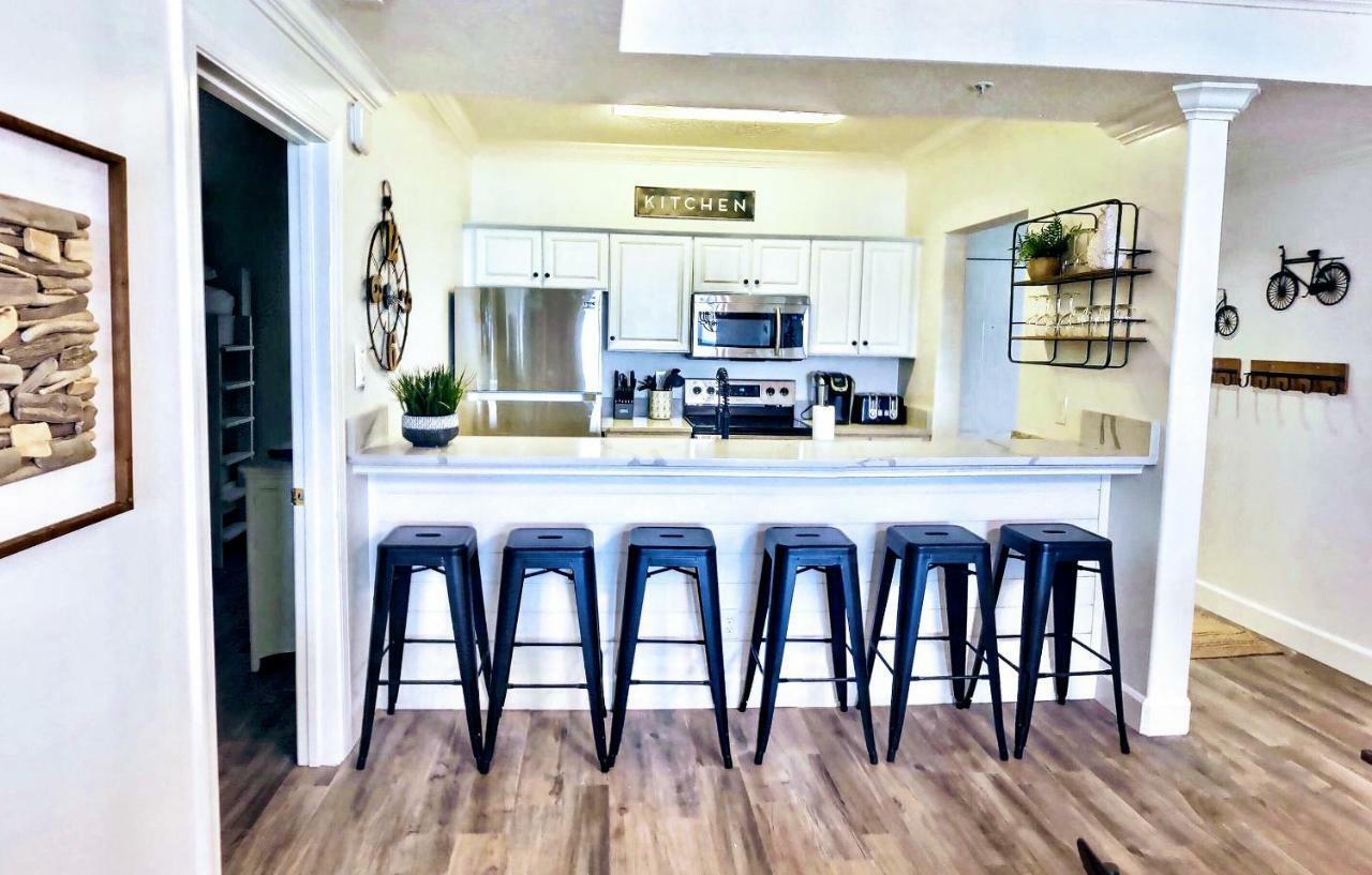 Barefoot Bliss - Beachfront Condo - Sleeps 12 Panama City Beach Exterior foto