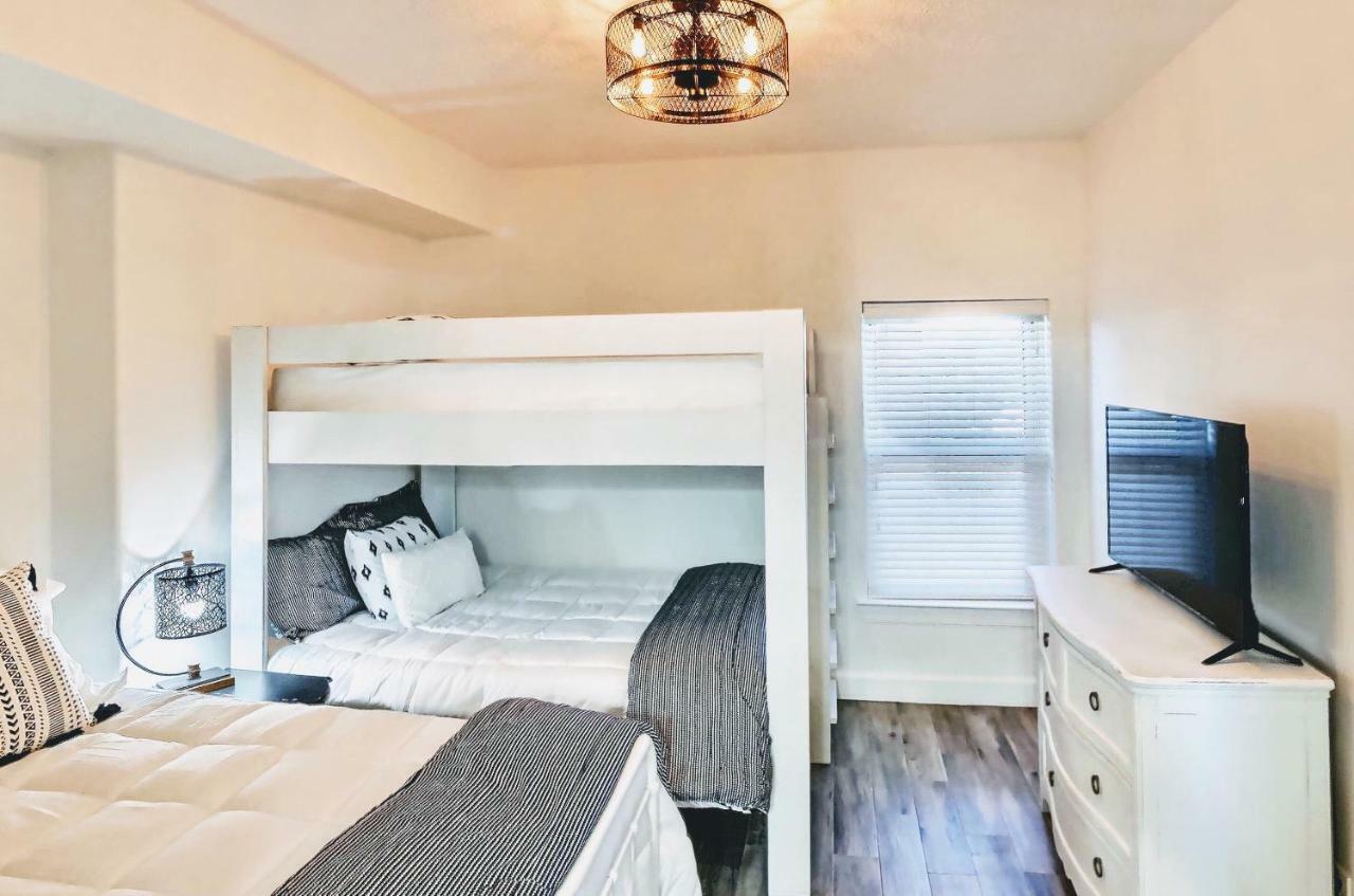 Barefoot Bliss - Beachfront Condo - Sleeps 12 Panama City Beach Exterior foto