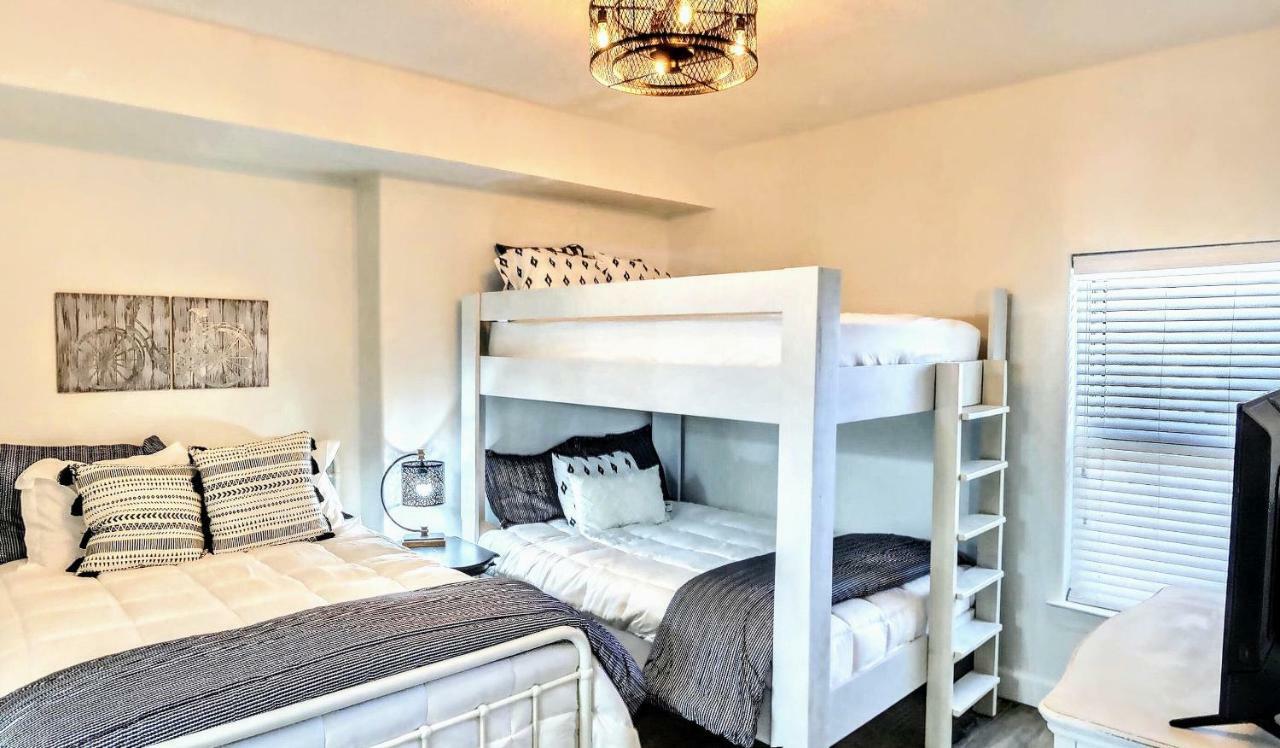 Barefoot Bliss - Beachfront Condo - Sleeps 12 Panama City Beach Exterior foto